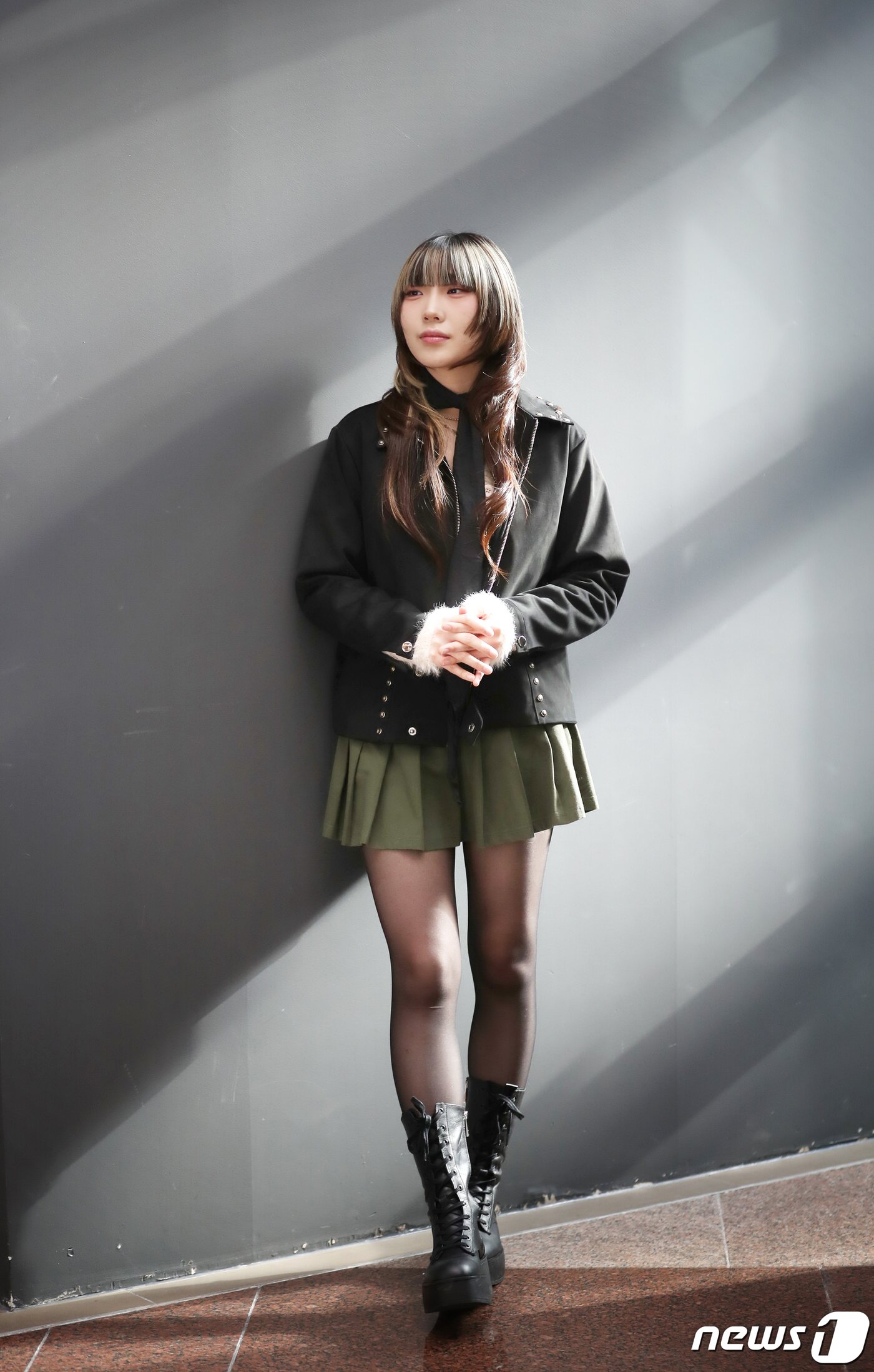 본문 이미지 - '새가수'에서 1위를 차지한 가수 류정윤이 11일 서울 종로구 뉴스1 본사에서 열린 인터뷰에 앞서 포즈를 취하고 있다. 2021.11.11/뉴스1 ⓒ News1 권현진 기자