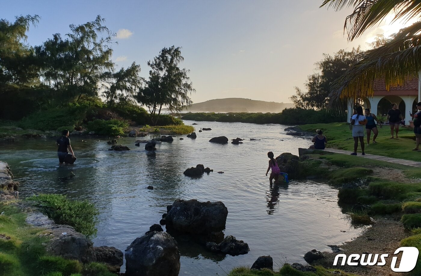 본문 이미지 - 신비로운 풍경을 가진 이나라한 자연풀장ⓒ 뉴스1 윤슬빈 기자