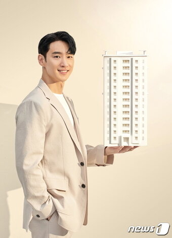 본문 이미지 - 동문건설의 아파트 브랜드 광고 모델, 배우 이제훈.(제공=동문건설)ⓒ 뉴스1