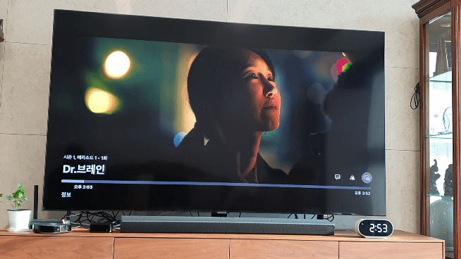 본문 이미지 - 애플TV+ 콘텐츠의 경우, 애플TV 4K 셋톱박스에서 이용할 때는 &#39;화면 속 화면&#39;&#40;PIP·Picture in Picture&#41; 기능을 지원한다. 2021.11.12./뉴스1 ⓒ News1 김정현