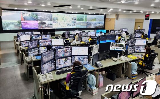 7000개의 눈'…광주시 CCTV통합관제센터 범죄예방 성과 - 뉴스1 7000개의 눈'…광주시 Cctv통합관제센터 범죄예방 성과 - 뉴스1