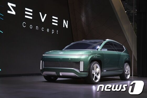현대자동차는 미국 LA 컨벤션 센터에서 열린 '2021 LA 오토쇼'(2021 Los Angeles Auto Show)에서 전기 SUV 콘셉트카 '세븐'(SEVEN)을 선보였다. (현대차 제공) 2021.11.18/뉴스1