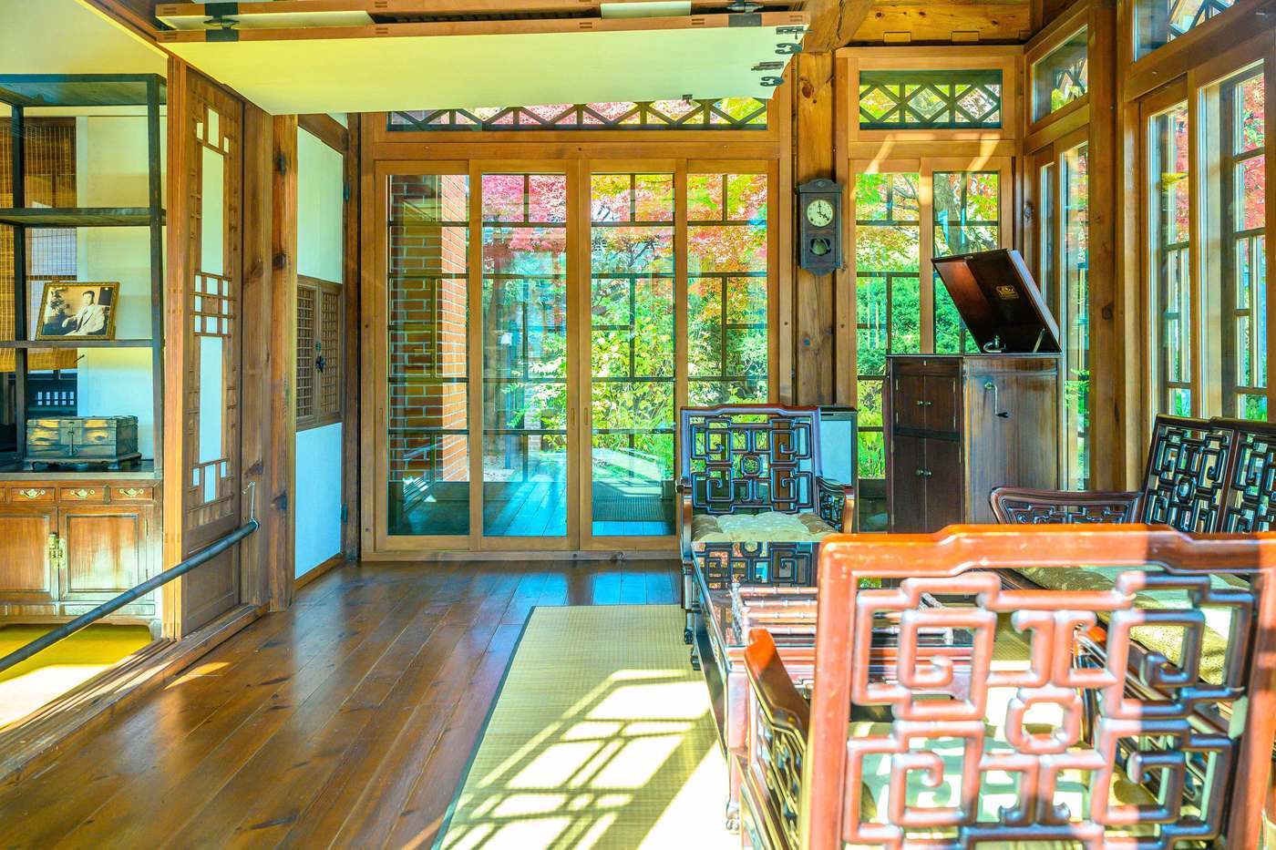 본문 이미지 - 백인제가옥 사랑채 내부