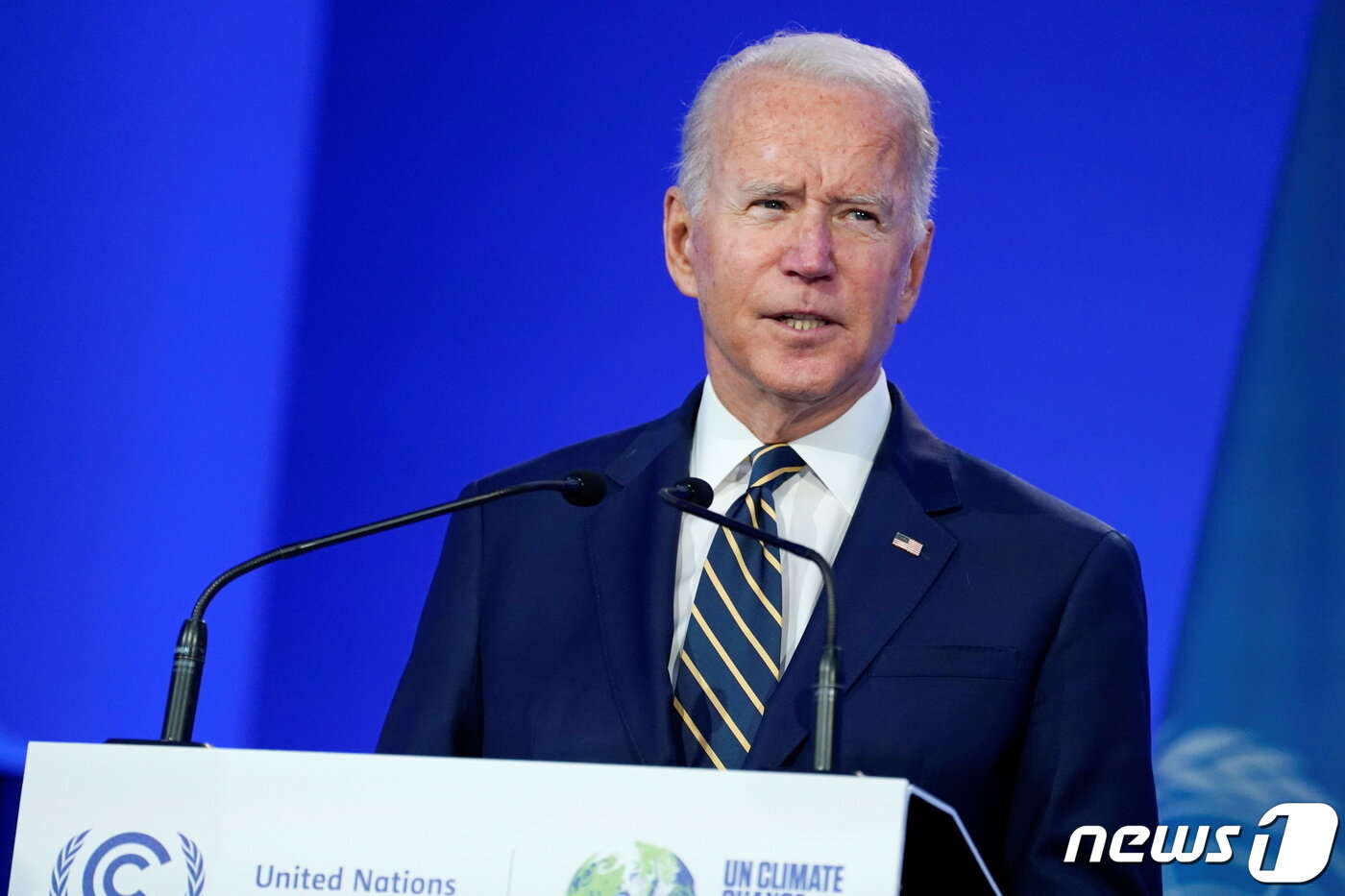 본문 이미지 - 조 바이든 미국 대통령이 1일(현지시간) 영국 글래스고에서 열리는 유엔 기후변화 협약 당사국 총회(COP26)서 연설서 "트럼프 행정부가 파리협약에서 탈퇴한 데 대해 사과한다＂고 말하고 있다. ⓒ 로이터=뉴스1 ⓒ News1 우동명 기자