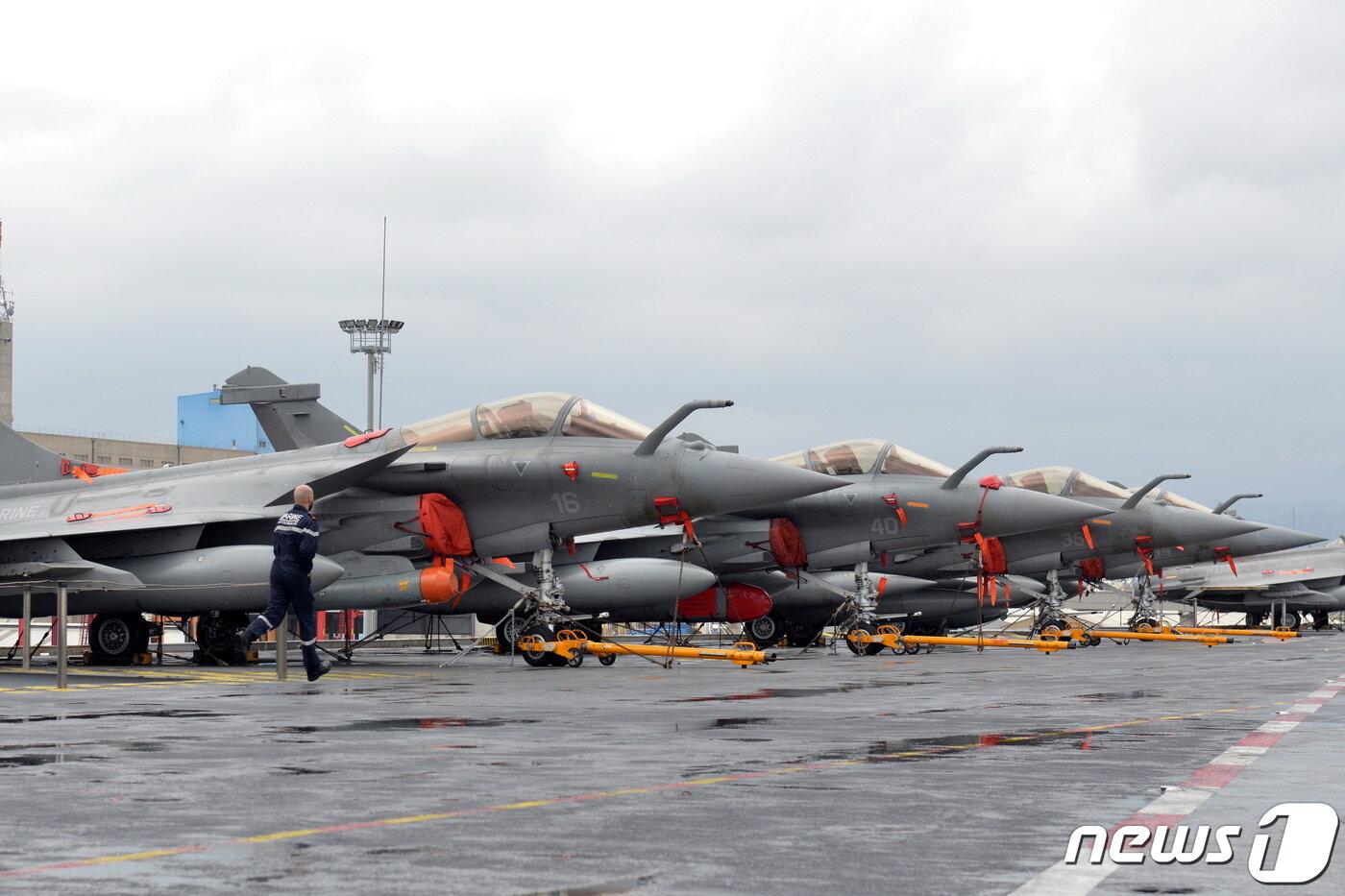 본문 이미지 - 라팔 전투기. ⓒ 로이터=뉴스1 ⓒ News1 정윤영 기자