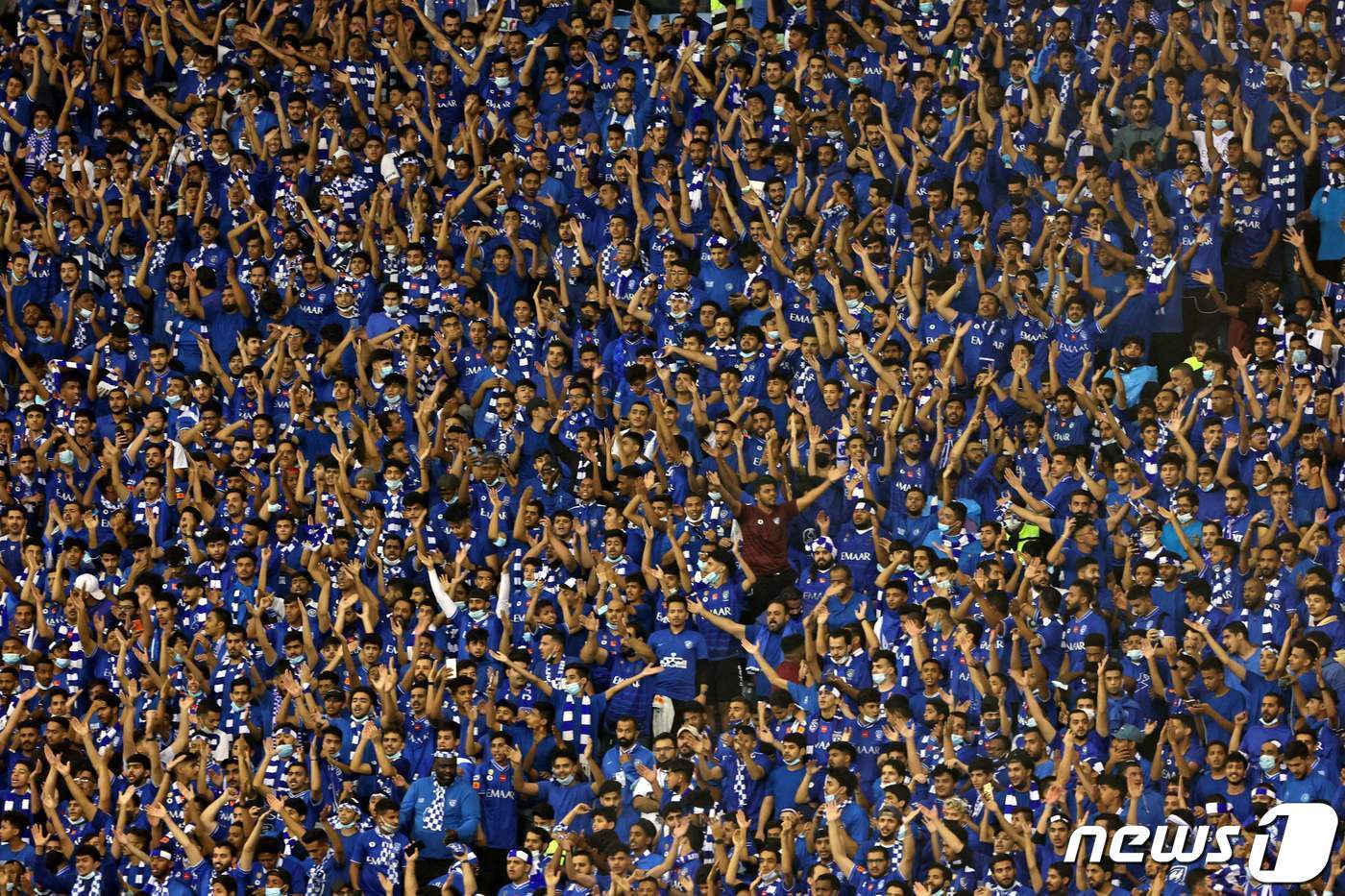 본문 이미지 - 알힐랄의 팬들 ⓒ AFP=뉴스1