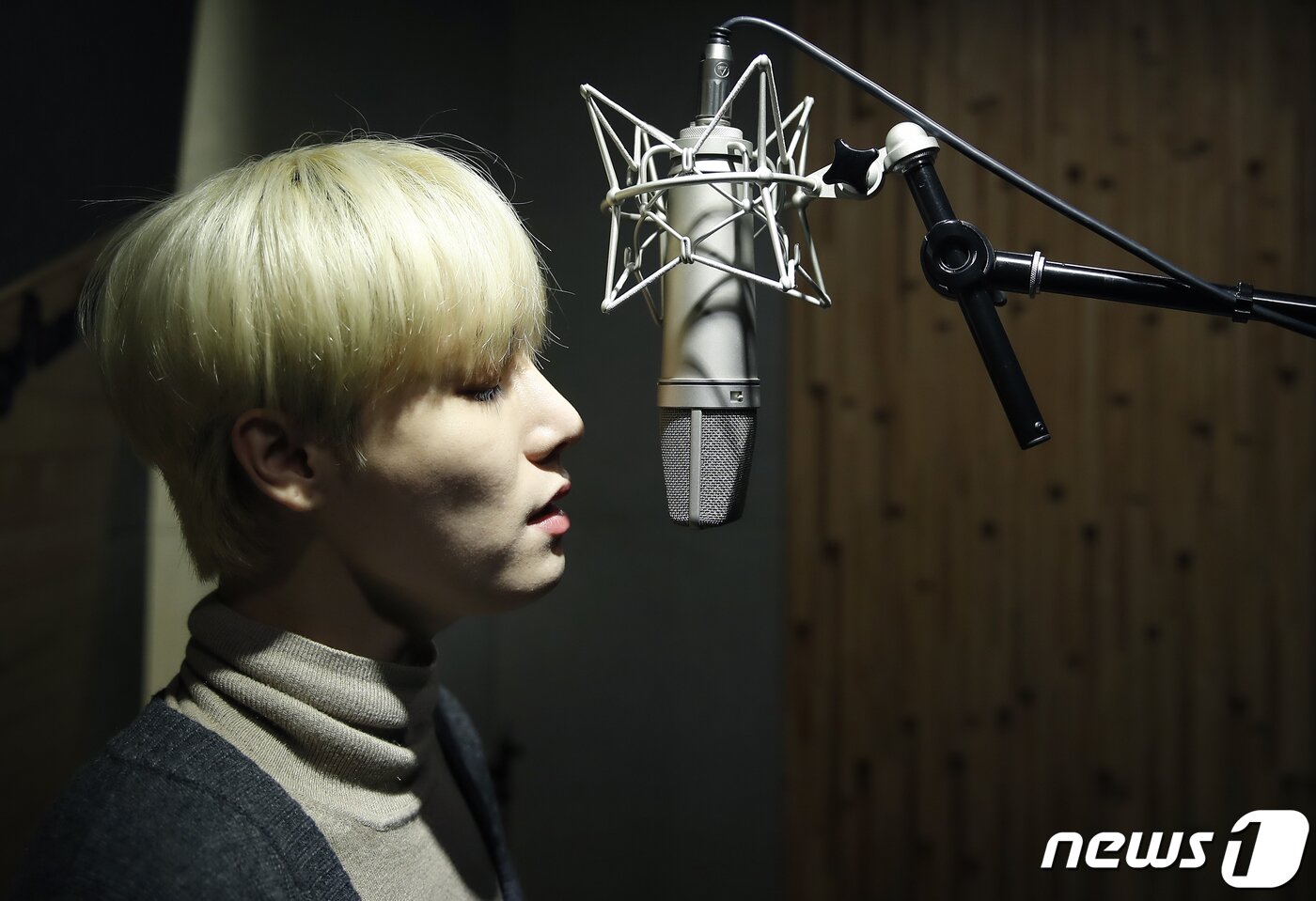 본문 이미지 - 보이밴드 원위(ONEWE)의 용훈 ⓒ News1 권현진 기자