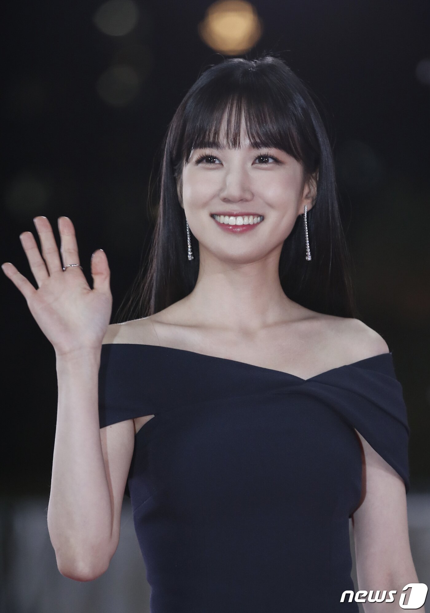 본문 이미지 - 배우 박은빈이 26일 서울 여의도 KBS홀에서 열린 ‘제42회 청룡영화상’ 레드카펫 행사에 참석하고 있다. 2021.11.26/뉴스1 ⓒ News1 권현진 기자