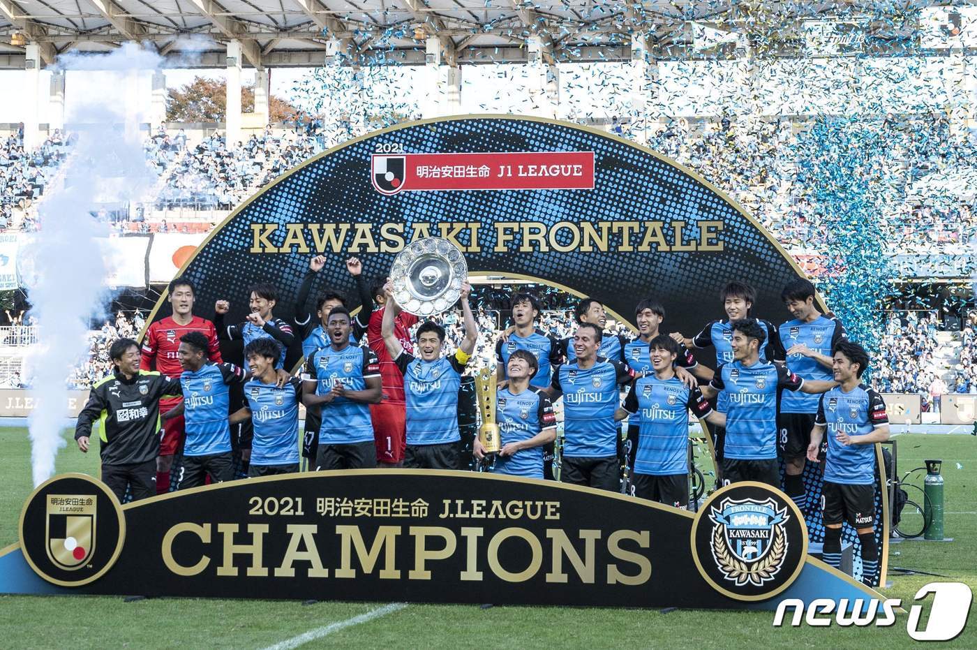 본문 이미지 - 우승을 차지한 가와사키 프론탈레 ⓒ AFP=뉴스1