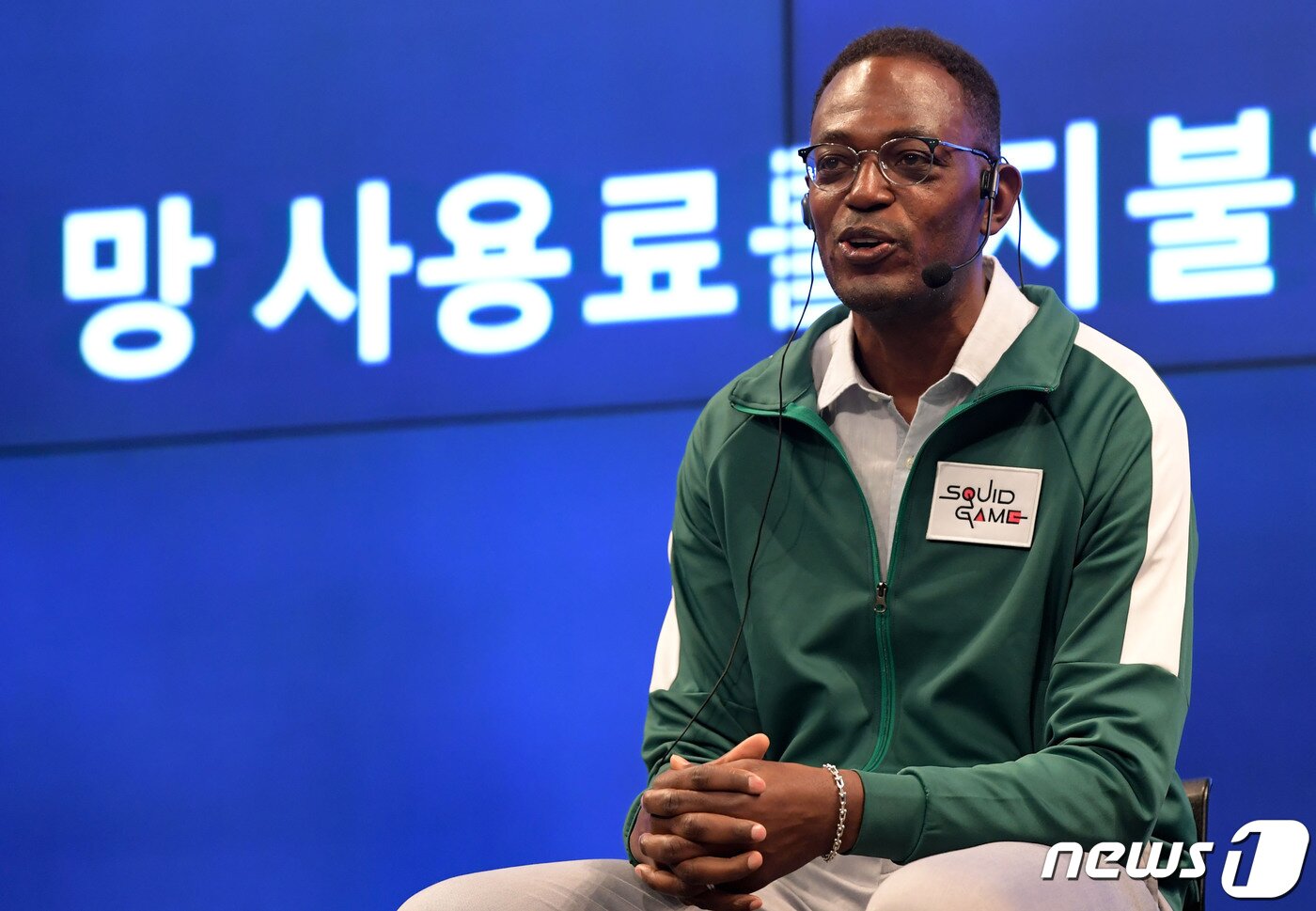 본문 이미지 - 딘 가필드&#40;Dean Garfield&#41; 넷플릭스 정책총괄 부사장이 4일 서울 종로구 JW메리어트 동대문스퀘어에서 열린 미디어 오픈 토크에서 취재진 질의에 답하고 있다. 2021.11.4/뉴스1 ⓒ News1 안은나 기자