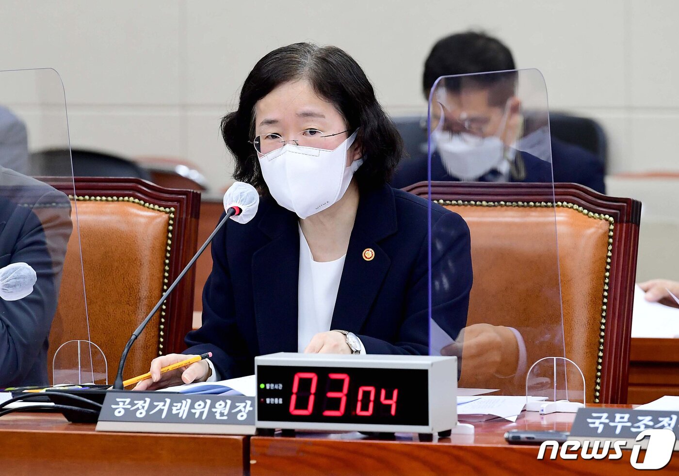 본문 이미지 - 조성욱 공정거래위원장이 서울 여의도 국회에서 열린 정무위원회 전체회의에서 의원 질의에 답하고 있다. 2021.11.9/뉴스1 ⓒ News1 이동해 기자