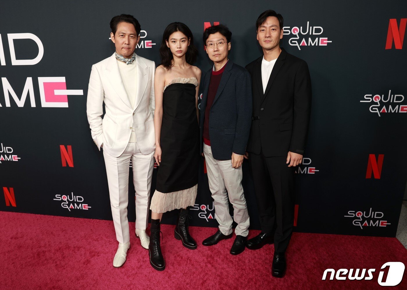 본문 이미지 - 황동혁 감독의 '오징어게임'은 지난 9월17일 넷플릭스를 통해 전세계에 공개된지 28일 만에 1억4200만가구가 시청한 것으로 집계되며 '역대 가장 많은 시청 가구수를 기록한 콘텐츠'에 등극했다. ⓒ AFP=뉴스1