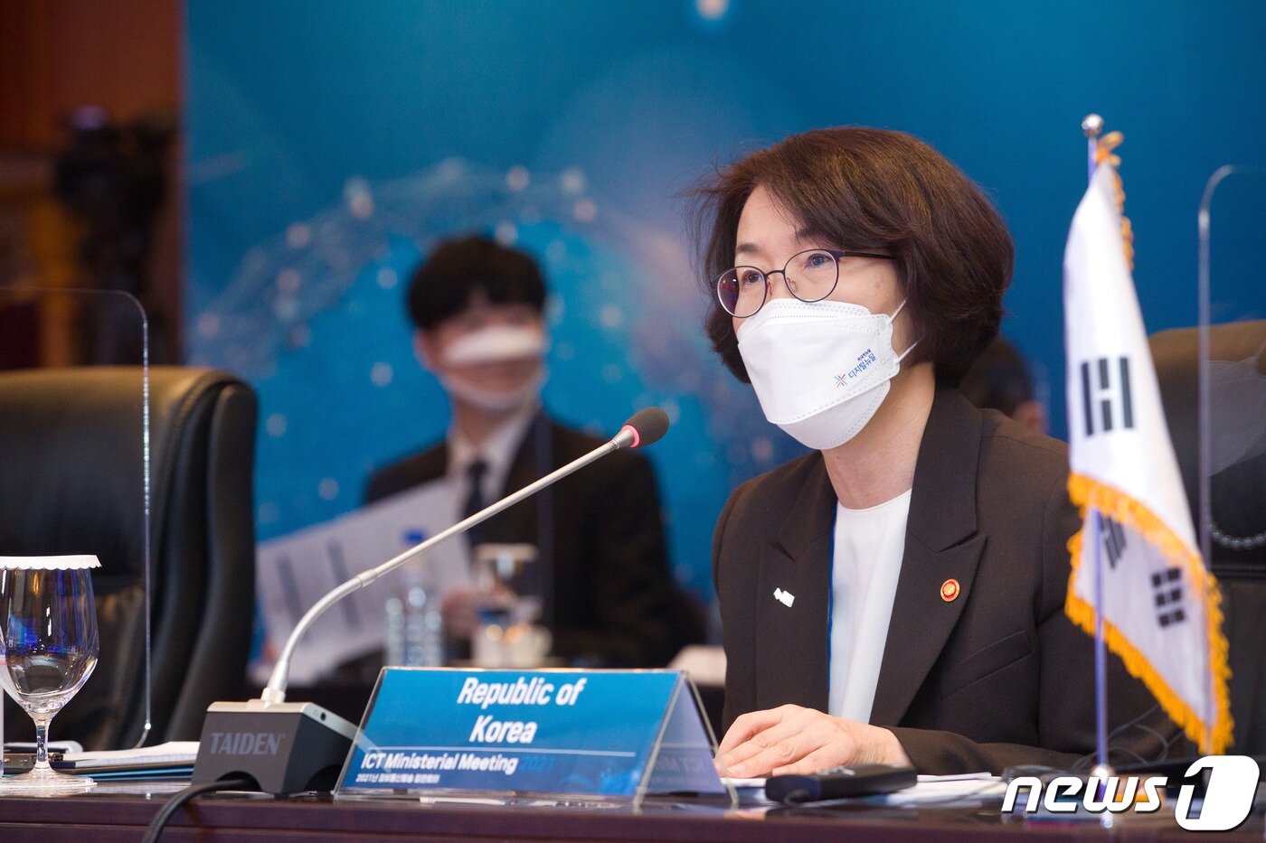 본문 이미지 - 임혜숙 과기정통부 장관은 지난 8일 아이폰13 통화 문제에 대해 &#34;피해 현황 및 원인 분석 상황을 보며 가능한 이용자들의 피해가 없도록 적극적으로 대응하도록 하겠다&#34;는 입장도 밝혔다.&#40;과학기술정보통신부 제공&#41; 2021.12.1/뉴스1