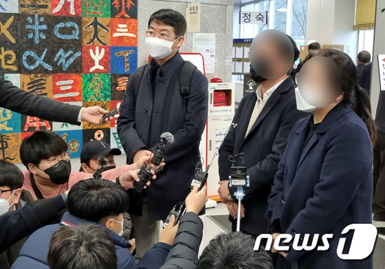 의붓딸·친구 성폭행범 징역 25년 확정에 피해자 유족 "깊은 감사" - Vimarsana News