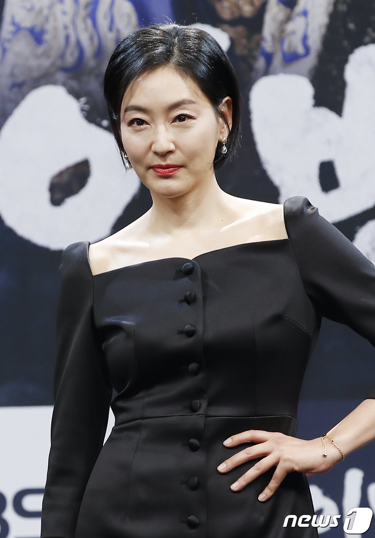 (서울=뉴스1) 권현진 기자 = 배우 박진희가 10일 오후 서울 영등포구 KBS아트홀에서 열린 KBS 1TV 대하드라마 ‘태종 이방원’ 제작발표회에 참석해 포즈를 취하고 있다.‘태 …