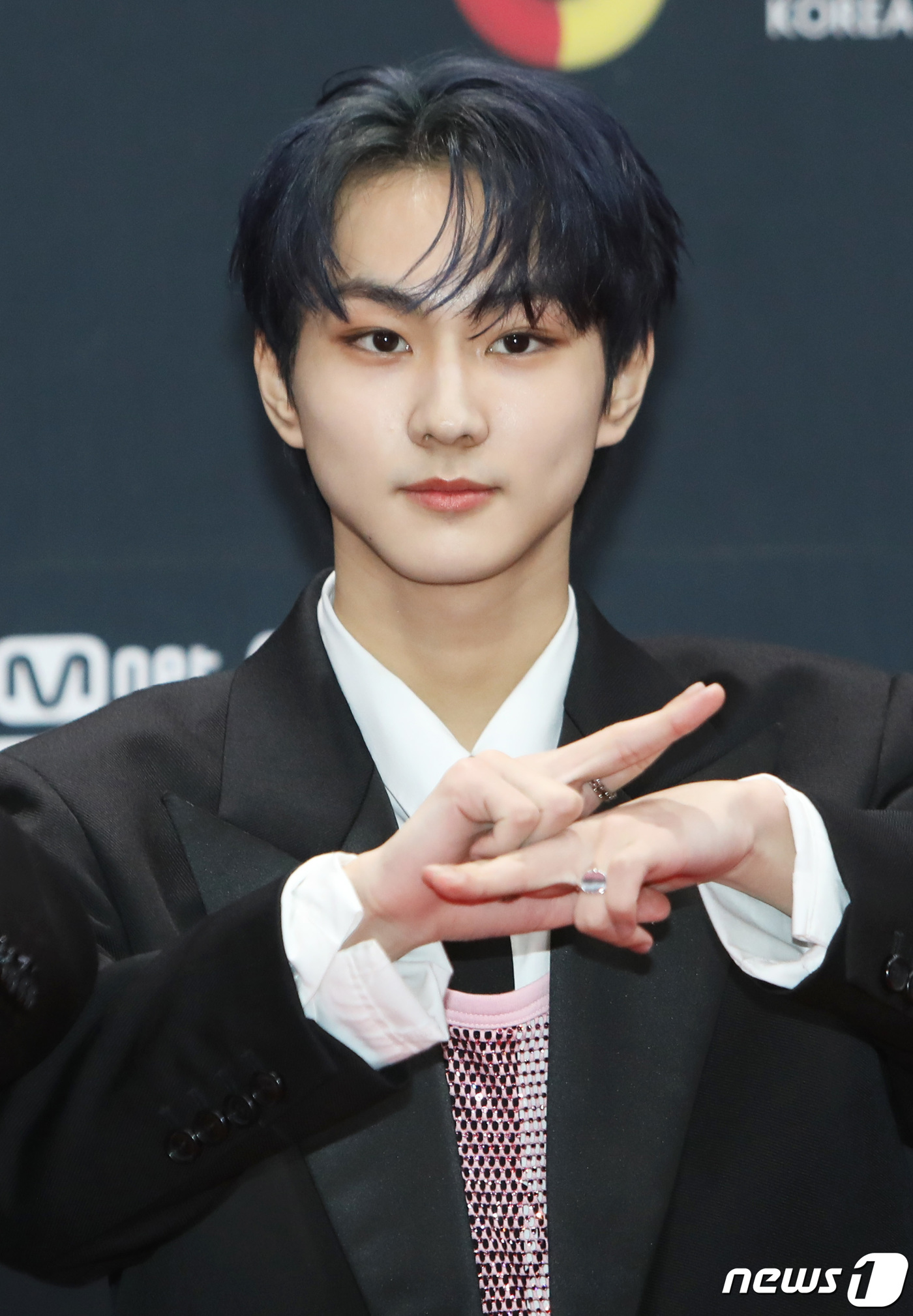 (파주=뉴스1) 권현진 기자 = 엔하이픈(ENHYPEN) 정원이 11일 오후 경기도 파주시 CJENM스튜디오센터에서 열린 2021 엠넷 아시안 뮤직 어워즈(MAMA) 레드카펫 행사 …