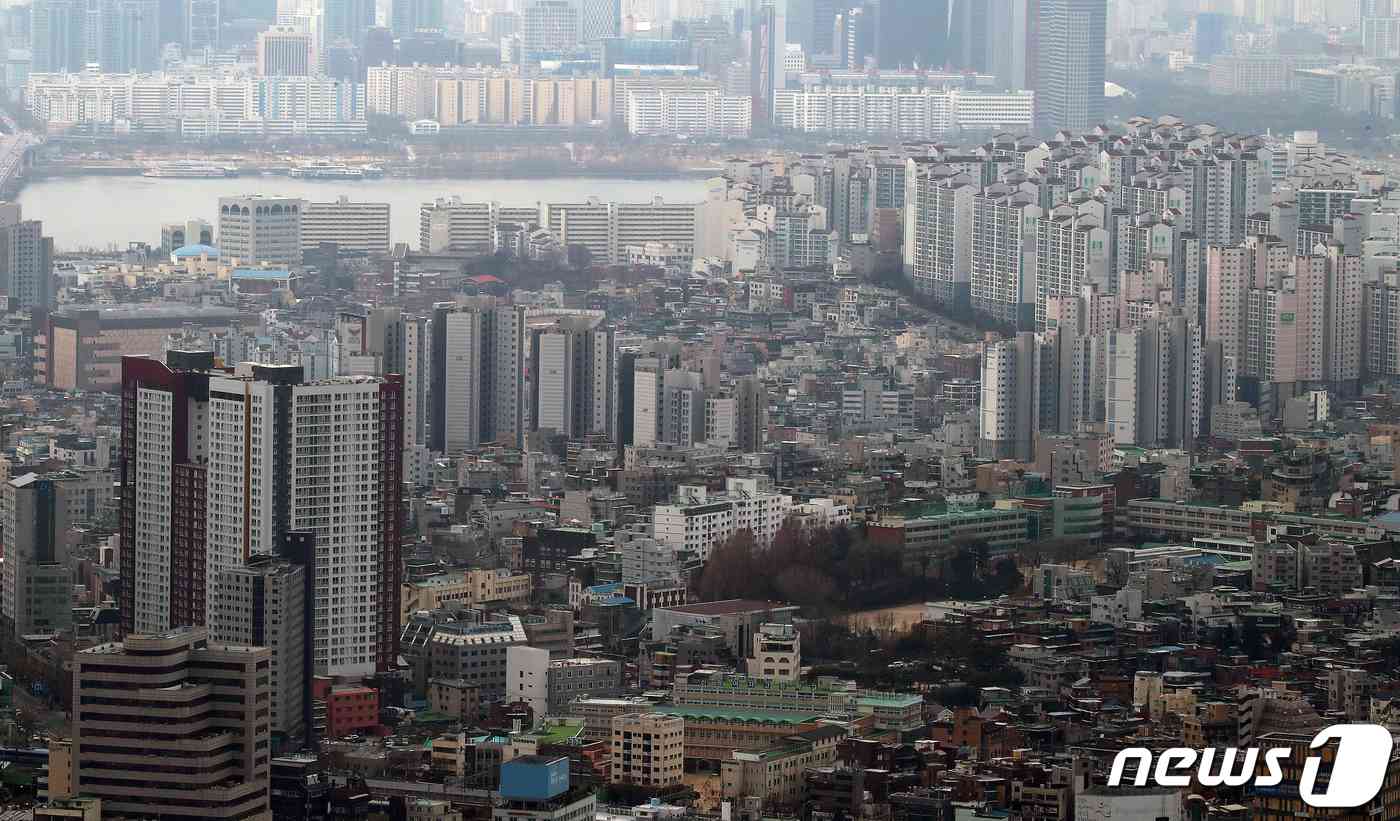 서울 아파트 단지의 모습(자료사진) 2021.12.14/뉴스1 © News1 김진환 기자