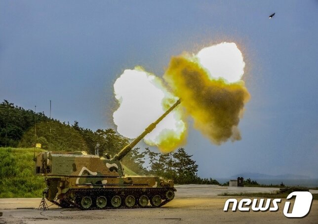 본문 이미지 - K9A2 자주포 고반응화포 발사 (한화디펜스 제공) ⓒ 뉴스1