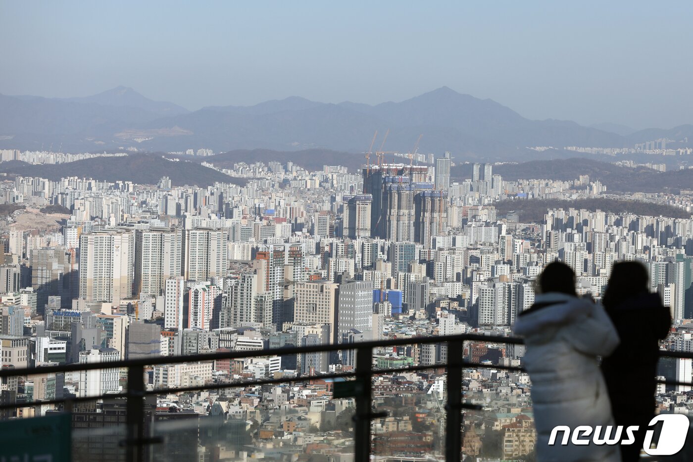 본문 이미지 - 서울시내 아파트 자료사진 2021.12.31/뉴스1 ⓒ News1 황기선 기자