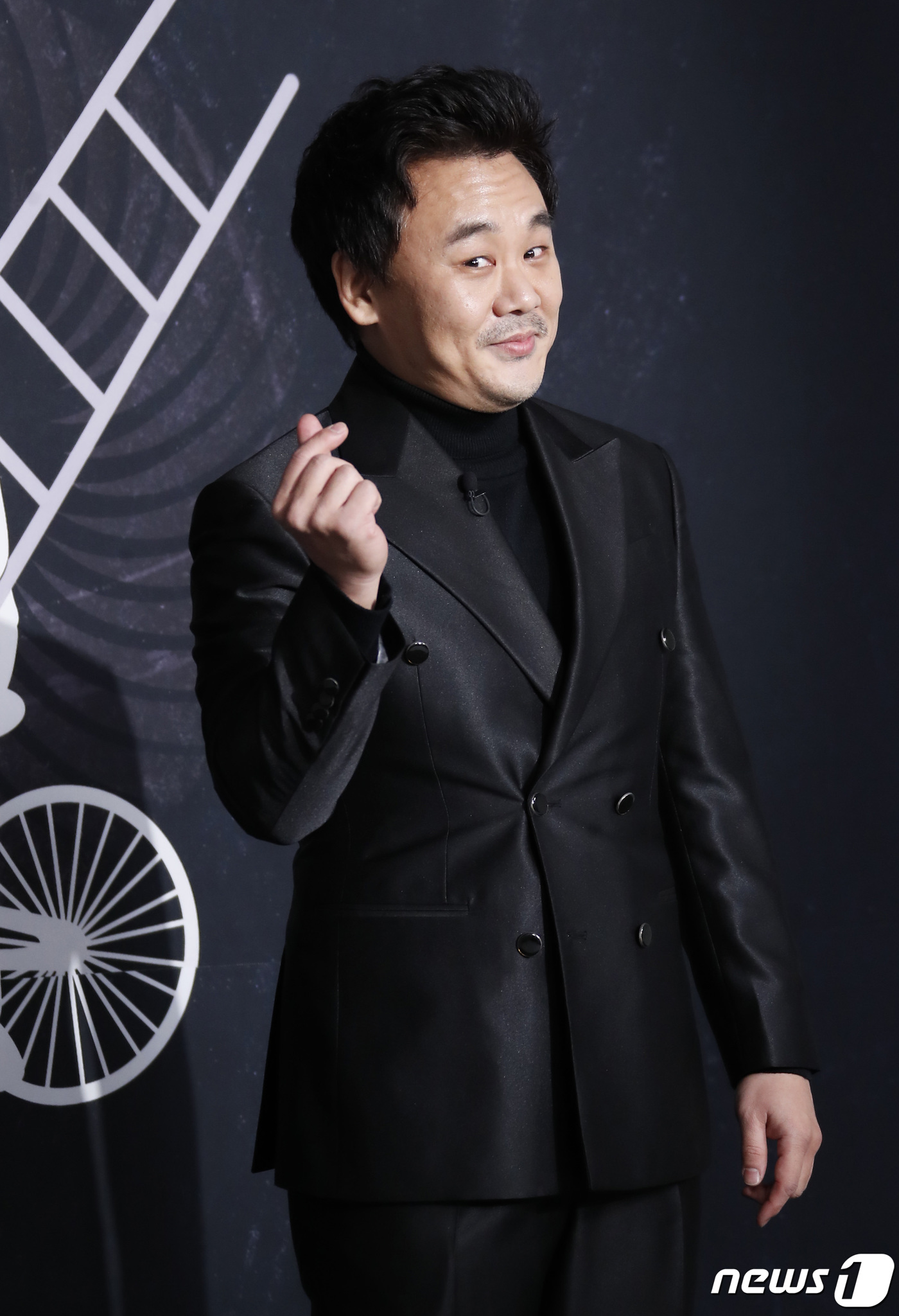 (서울=뉴스1) 권현진 기자 = 배우 김인권이 7일 오후 서울 강남구 엠아이엘스튜디오에서 열린 ‘신스틸러 페스티벌’에 참석해 포즈를 취하고 있다. 2021.12.7/뉴스1