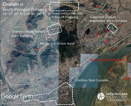 북한 평안남도 강선 일대의 잠진 미사일 공장(태성기계공장) 및 우라늄 농축 의심시설 일대를 촬영한 위성사진 (오픈뉴클리어네트워크) © 뉴스1