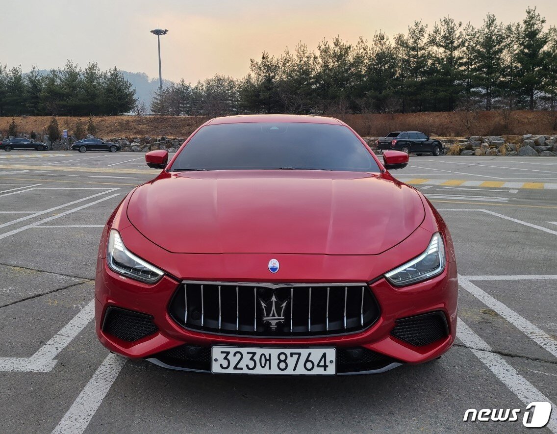 본문 이미지 - 마세라티 기블리 SQ4 그란스포트(GranSport)ⓒ 뉴스1 김민석 기자