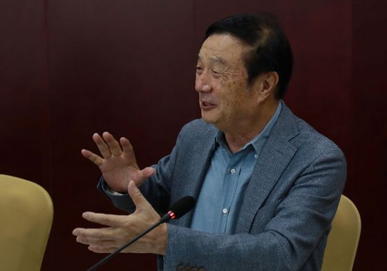 런정페이 "제재 생각한 들 소용 없어…美, 화웨이 성과 과대 평가"