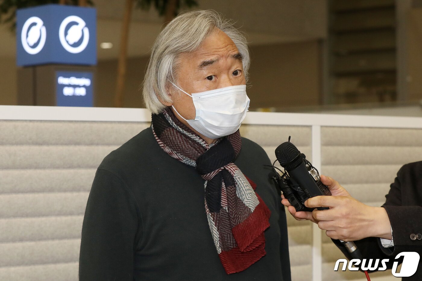 본문 이미지 - 원로배우 윤정희(77)씨의 남편 피아니스트 백건우(75) ⓒ News1 DB 민경석 기자