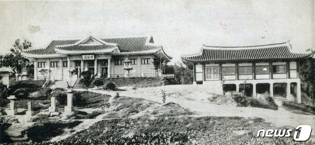 본문 이미지 - 일제강점기 때인 1931년 문을 연 개성부립박물관 전경. (미디어한국학 제공) 2021.02.13.ⓒ 뉴스1