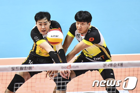 Myeong-geun Song and Gyeong-seop Shim of men’s volleyball OK, apologizing for acknowledgment of academia