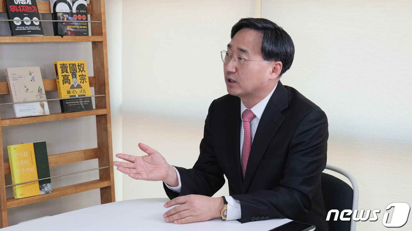 본문 이미지 - 신범철 경제사회연구원 외교안보센터장이 2일 오후 서울 서초구 경제사회연구원에서 <뉴스1>과 인터뷰를 진행하고 있다.(경제사회연구원 제공)ⓒ 뉴스1