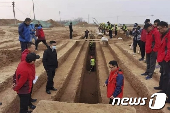 3500기의 고분이 발견되 셴안 공항 확장 공사 현장(웨이보 갈무리)© 뉴스1
