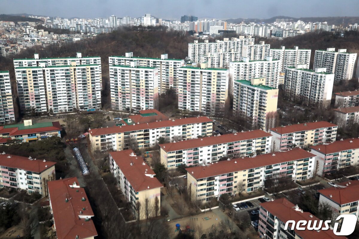  사진은 23일 서울 양천구 목동 아파트 2단지의 모습. 2021.2.23/뉴스1 © News1 구윤성 기자