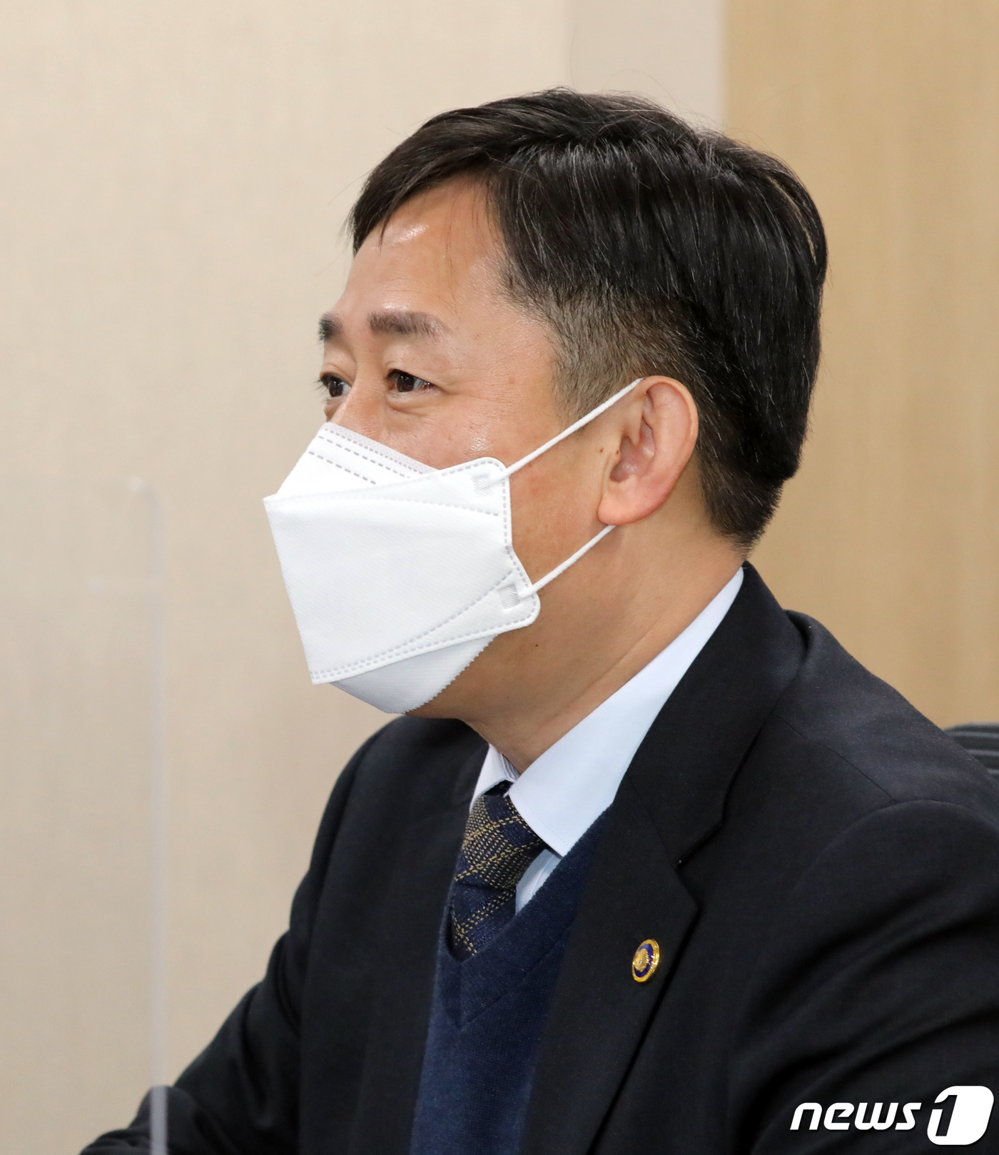 (세종=뉴스1) 장수영 기자 = 양성일 보건복지부 1차관이 23일 정부세종청사 보건복지부에서 열린 '2021년 제1차 사회서비스원 원장단 협의체' 회의에서 모두발언을 하고 있다. …