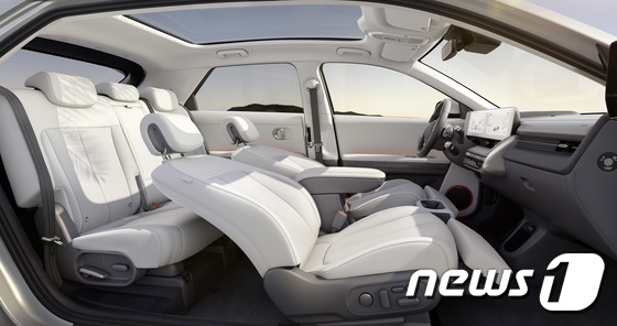 현대자동차 전용 전기차 브랜드 아이오닉의 첫 모델인 '아이오닉 5'(IONIQ 5)가 23일 공개됐다.(현대차 제공) 2021.2.23/뉴스1