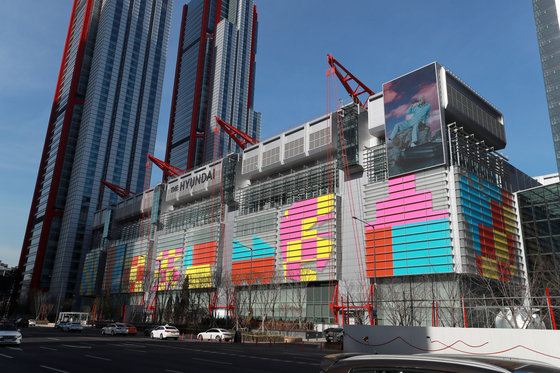 현대백화점 장 초반 20% 급등…백화점株 강세[핫종목]