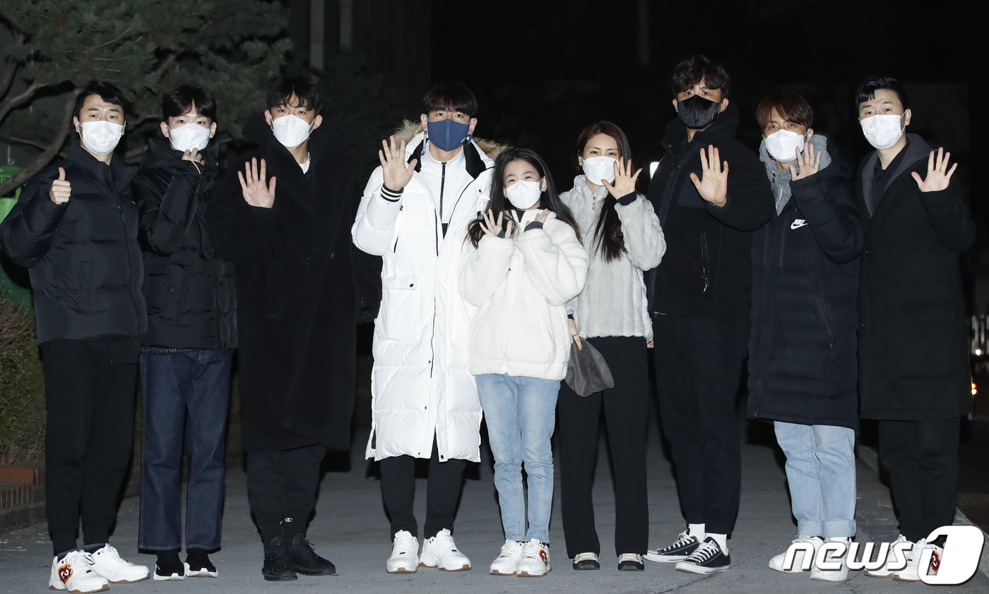 (서울=뉴스1) 권현진 기자 = ’TOP8’ 이상민(왼쪽부터), 김용빈, 신승태, 한강, 오유진, 최향, 진해성, 재하, 이상호가. 25일 서울 영등포구 여의도 KBS에서 열리는 …