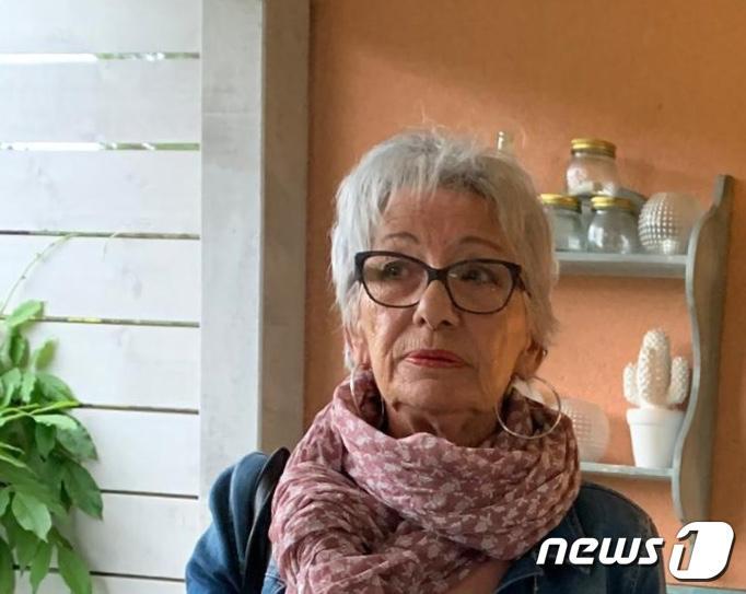 본문 이미지 - 시어머니 로즈마리(73)는 나이 마흔이 넘어서야 직접 투표를 하기 시작했다고 한다. ⓒ 신정숙 통신원