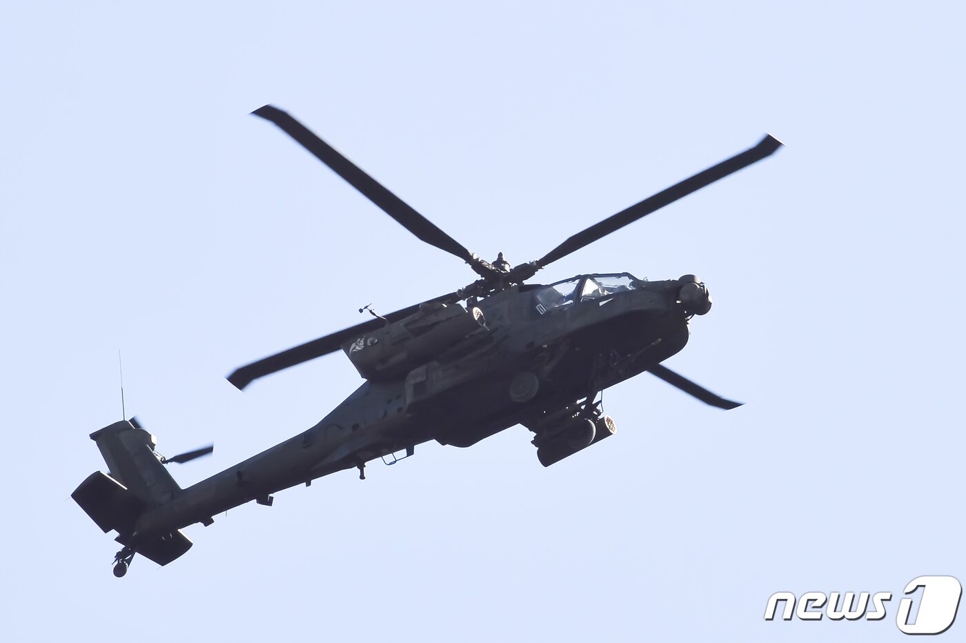 본문 이미지 - 주한미군의 AH-64 '아파치' 헬기. 2021.2.4/뉴스1 ⓒ News1 최창호 기자