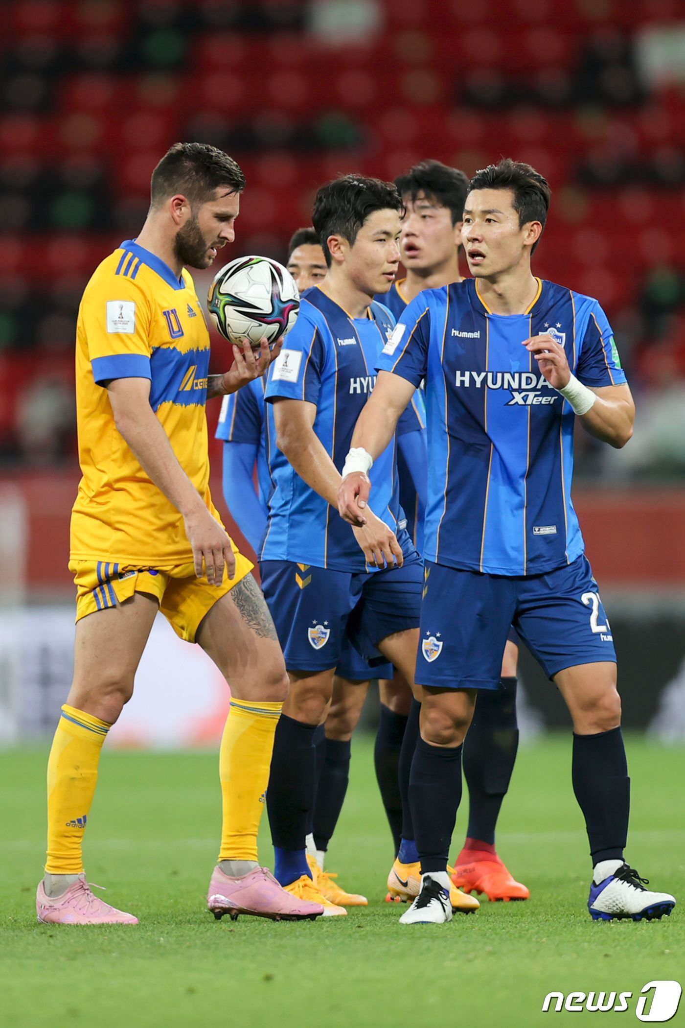 본문 이미지 - 울산 현대는 4일 티그레스 UANL과의 2020 FIFA 클럽 월드컵 2라운드(6강)에서 역전패를 했다.ⓒ AFP=뉴스1