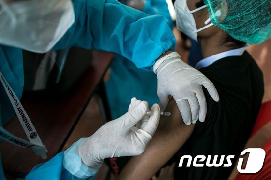 미얀마, 쿠데타로 코로나 예방 접종 재개