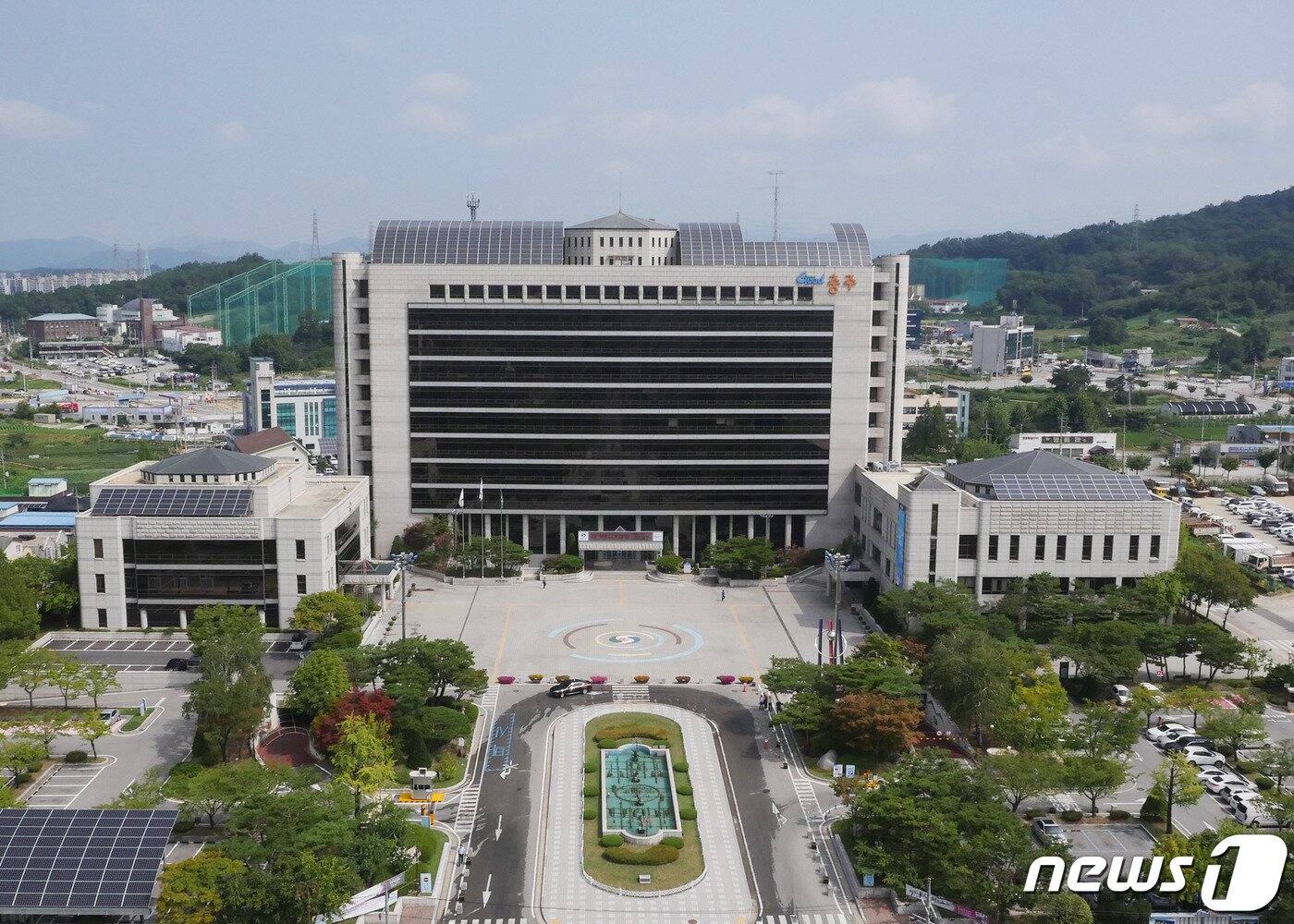 본문 이미지 - 충주시청 전경. ⓒ 뉴스1