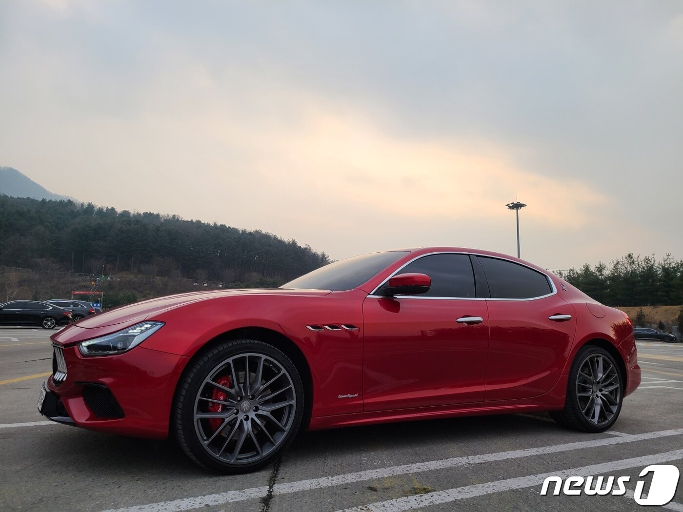 본문 이미지 - 마세라티 기블리 SQ4 그란스포트(GranSport)ⓒ 뉴스1 김민석 기자