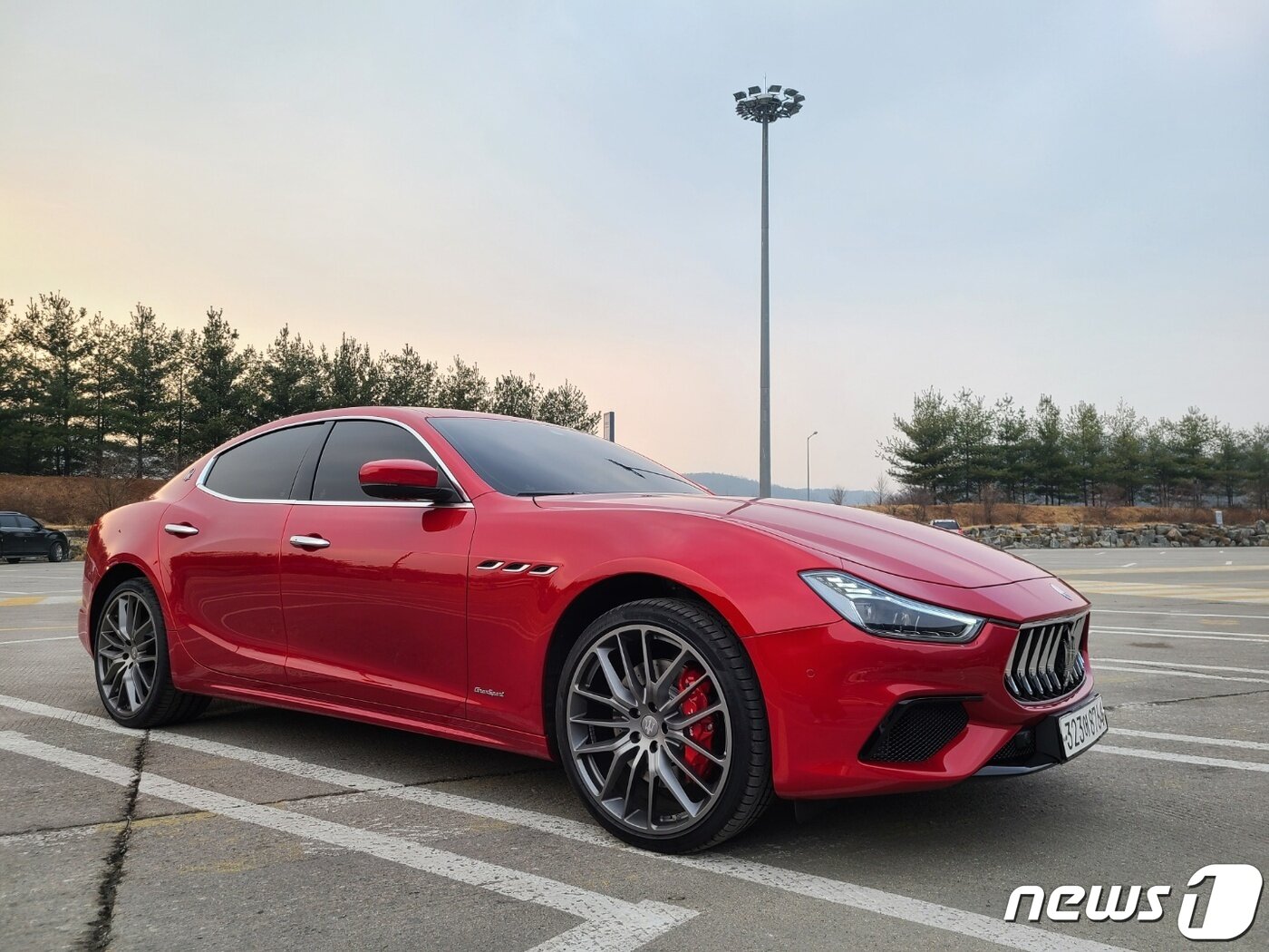 본문 이미지 - 마세라티 기블리 SQ4 그란스포트(GranSport)ⓒ 뉴스1 김민석 기자