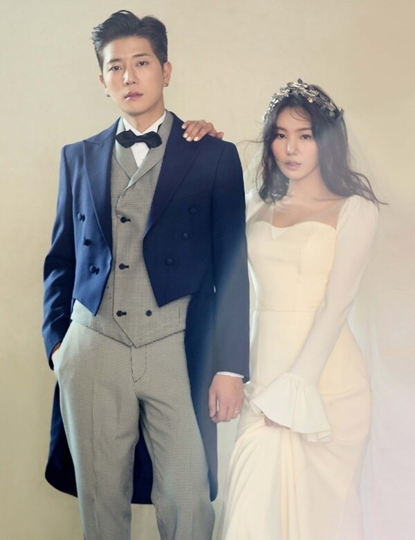 본문 이미지 - 가비엔제이 제니/ 사진 해피메리드컴펌퍼니, 웨딩디렉터봉드, 써드마인드, 아뜰리에로자, 3스토리, 와일드디아웨딩, 스플렌디노 , 정부자스타일리스트, 정민경스타일리스트, 규중칠우, 스튜디오원, 길옴므, 서은길디자이너 ⓒ 뉴스1