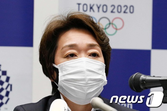 도쿄 올림픽에 참가하는 선수들은 최소 4 일에 한 번씩 코로나 19 검사를받습니다.
