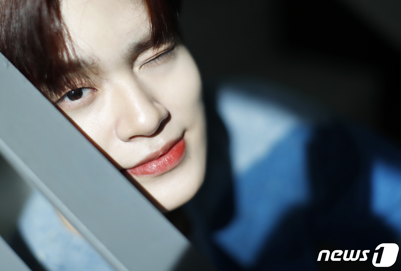 (서울=뉴스1) 권현진 기자 = 서에이비식스(AB6IX) 이대휘가 서울 강남구 브랜뉴뮤직 사옥에서 열린 뉴스1과의 인터뷰에 앞서 포즈를 취하고 있다. 2021.4.12/뉴스1