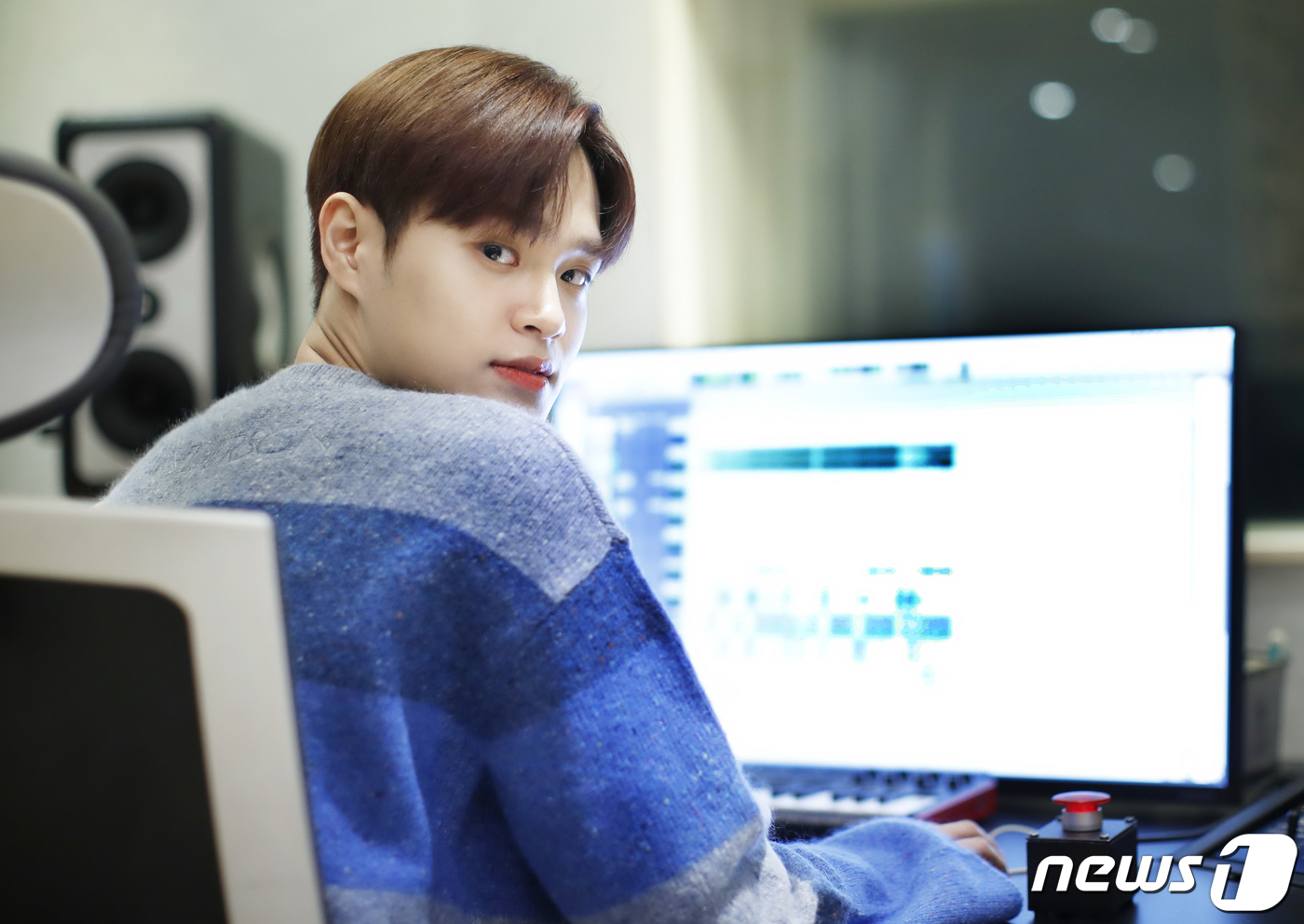 (서울=뉴스1) 권현진 기자 = 에이비식스(AB6IX) 이대휘가 서울 강남구 브랜뉴뮤직 사옥에서 열린 뉴스1과의 인터뷰에 앞서 포즈를 취하고 있다. 2021.4.12/뉴스1