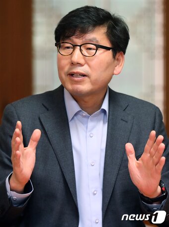 본문 이미지 - 민병찬 국립중앙박물관 관장이 17일 서울 용산구 국립중앙박물관에서 뉴스1과 인터뷰를 하고 있다. 2021.3.17/뉴스1 ⓒ News1 민경석 기자