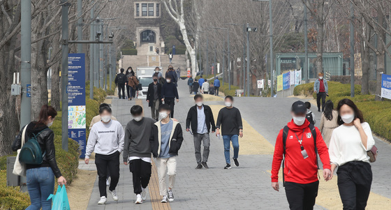 AI 인재 잡아라…정부, AI중심대학·AX대학원 출범